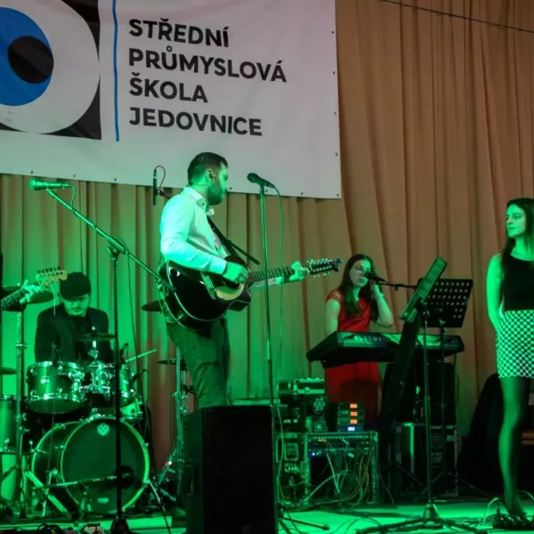 Video z maturitního plesu