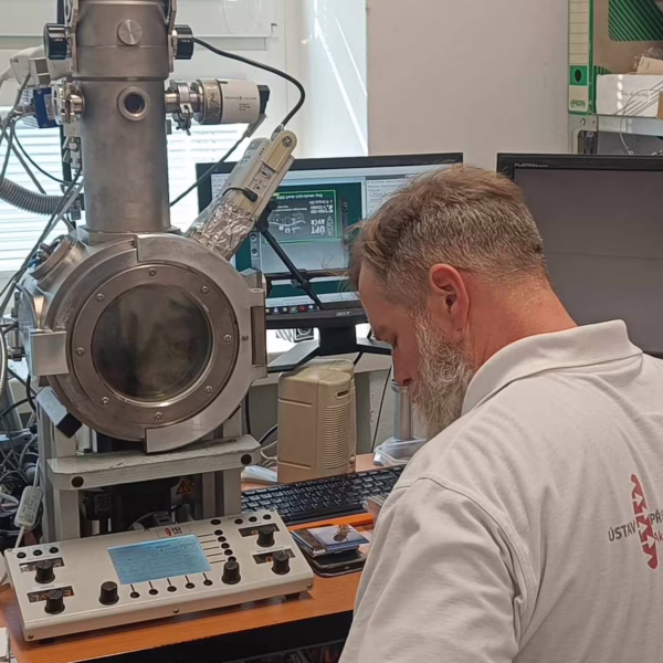 Exkurze na ÚPT Brno